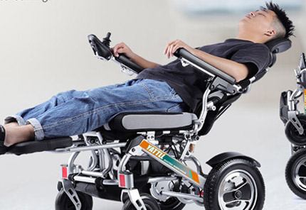 YATTLL-YE200: 旅行軽量折りたたみ電動車椅子