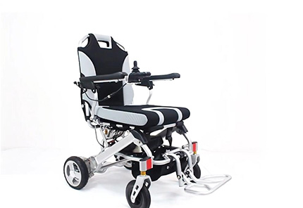 ヨーロッパでベストセラー電動車椅子は何です? Yattllラクダlite YE246